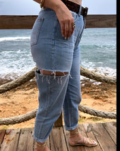 Load image into Gallery viewer, Mariel High-Waist Jeans
